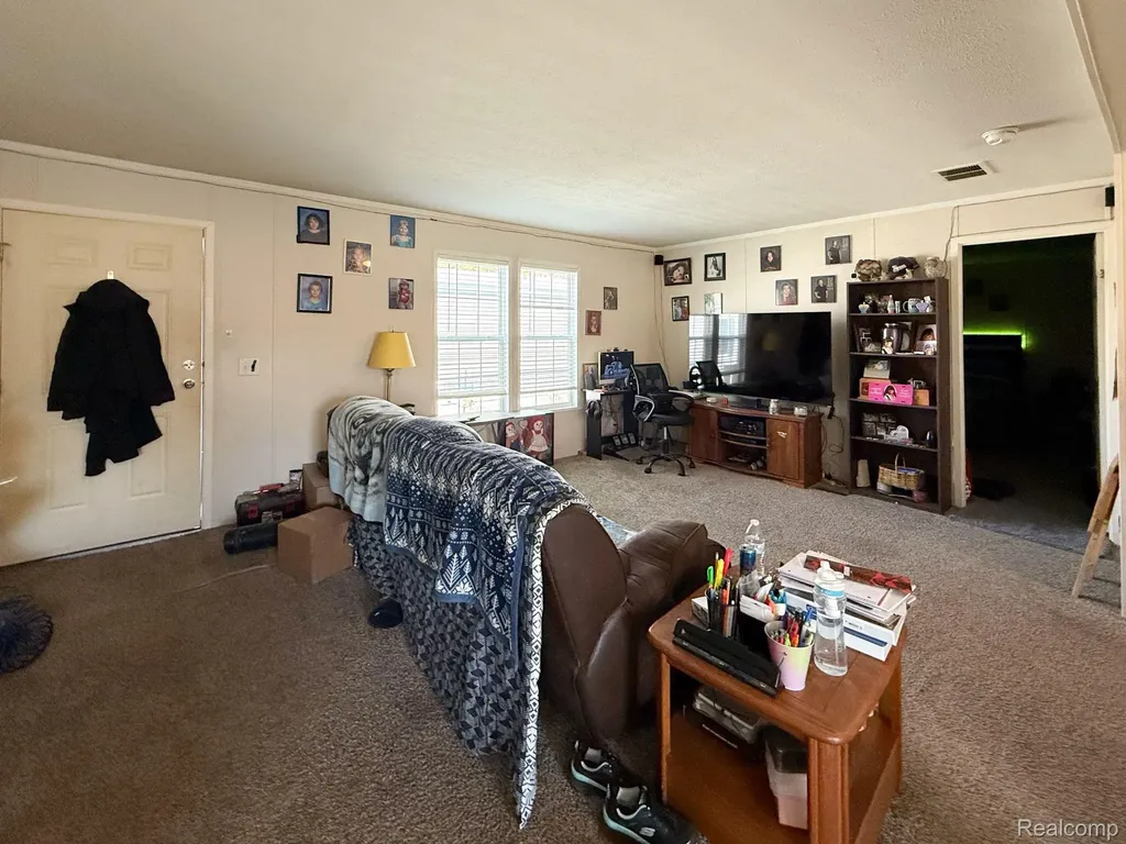 389 Rustic Lane N Sumpter Township MI 48111