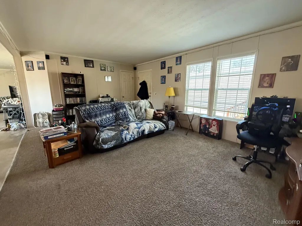 389 Rustic Lane N Sumpter Township MI 48111