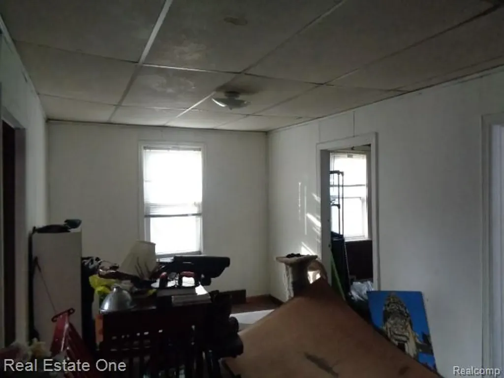 14995 Maddelein Street Detroit City MI 48205