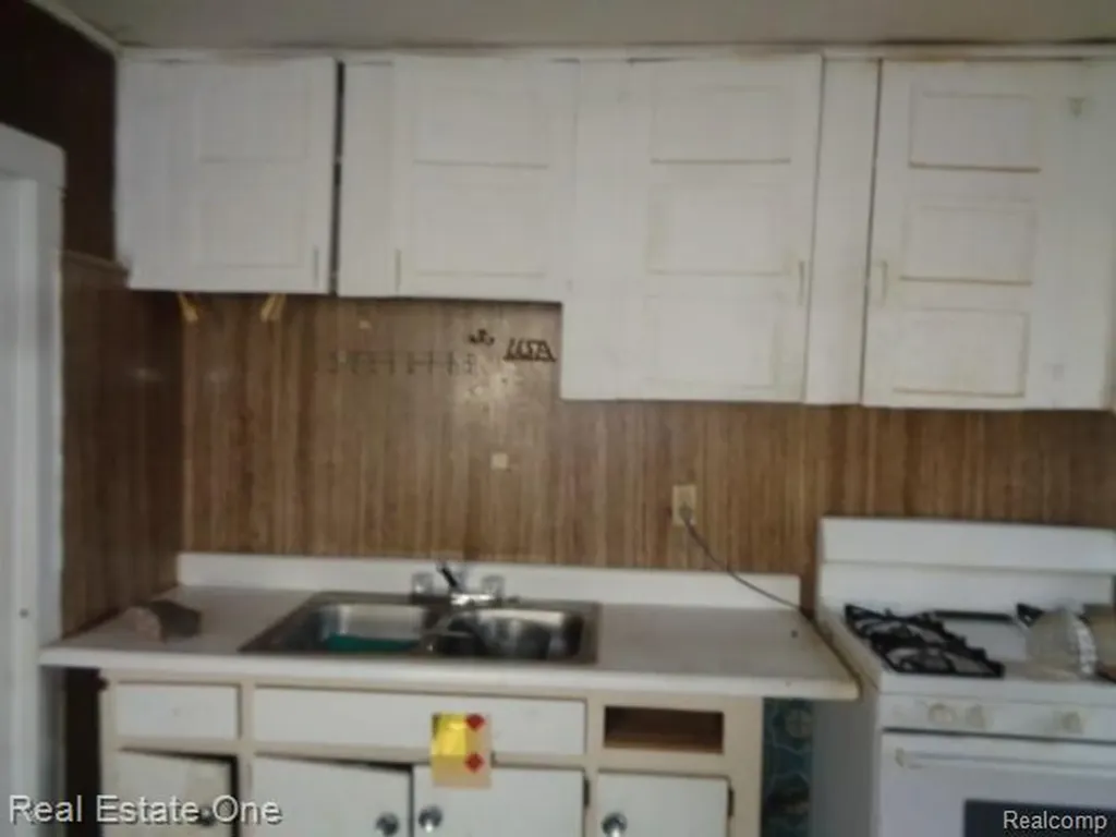 14995 Maddelein Street Detroit City MI 48205