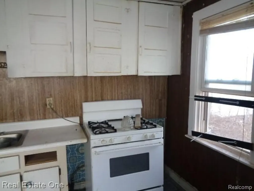 14995 Maddelein Street Detroit City MI 48205