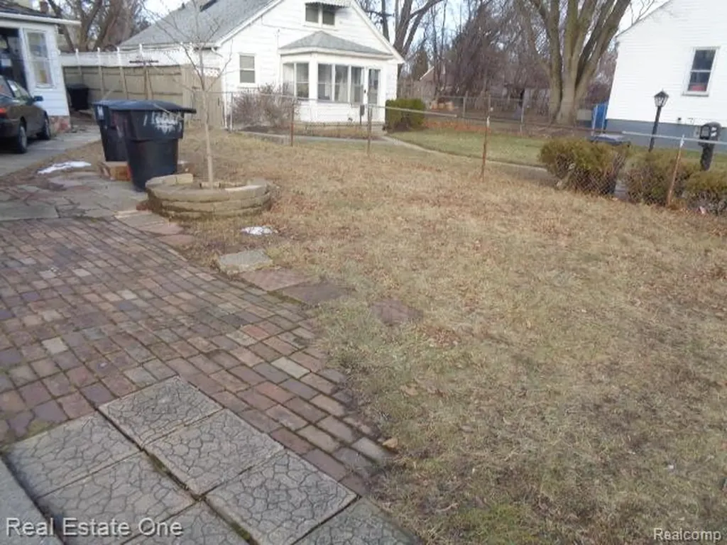 14995 Maddelein Street Detroit City MI 48205