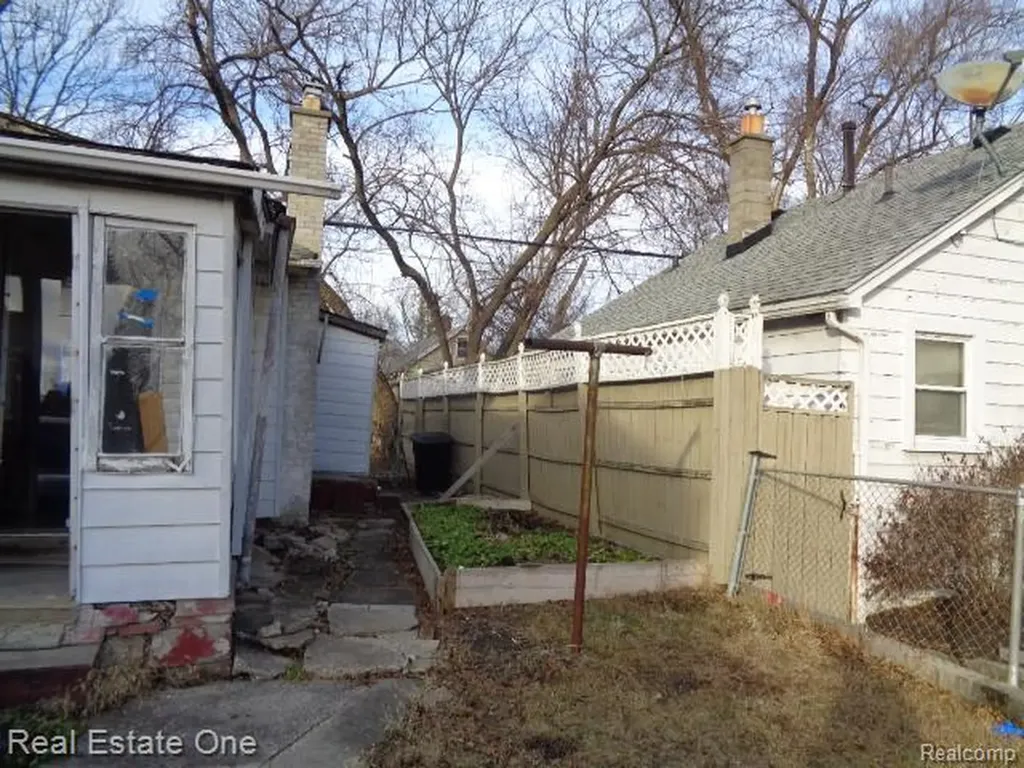 14995 Maddelein Street Detroit City MI 48205