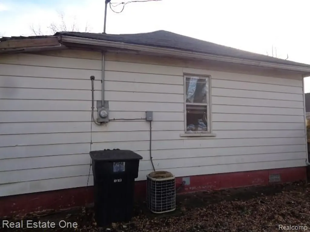 14995 Maddelein Street Detroit City MI 48205