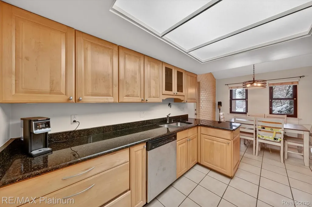 2927 Moon Lake Drive West Bloomfield Charter Township MI 48323