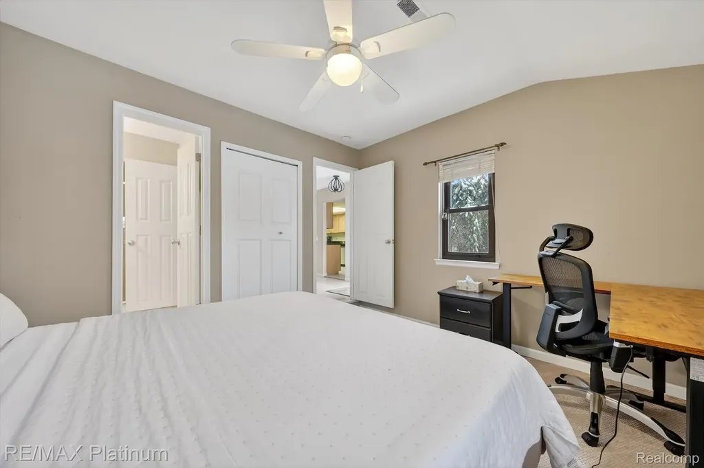 2927 Moon Lake Drive West Bloomfield Charter Township MI 48323