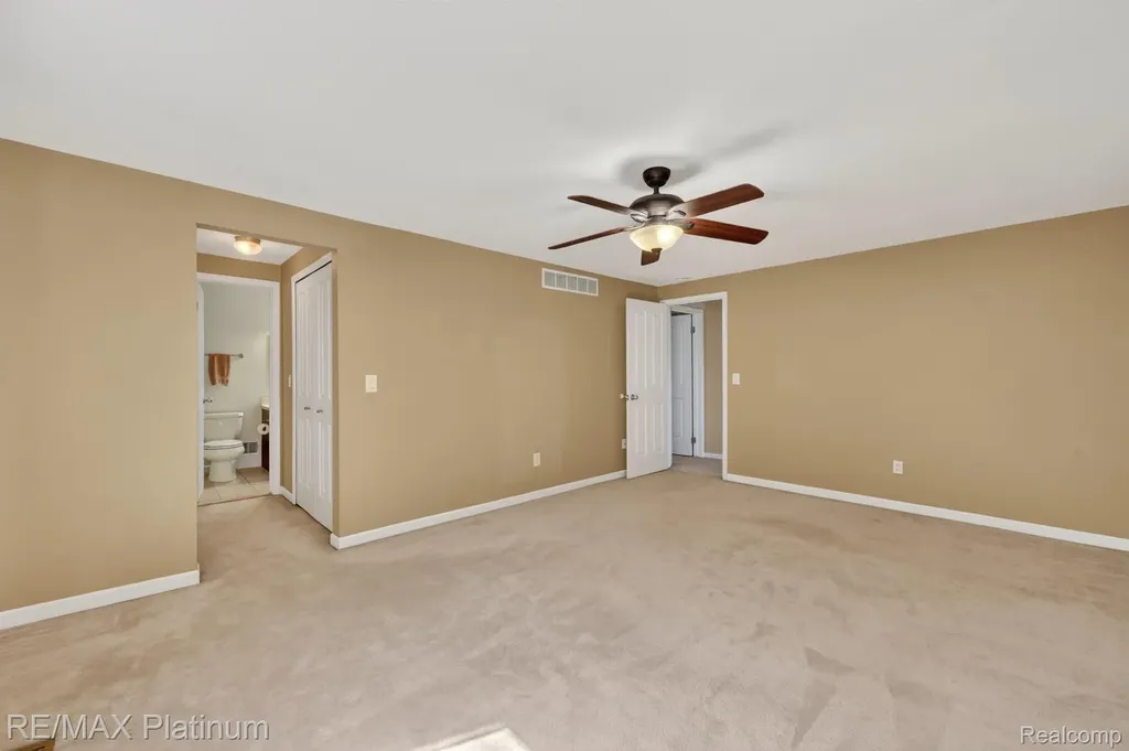2927 Moon Lake Drive West Bloomfield Charter Township MI 48323