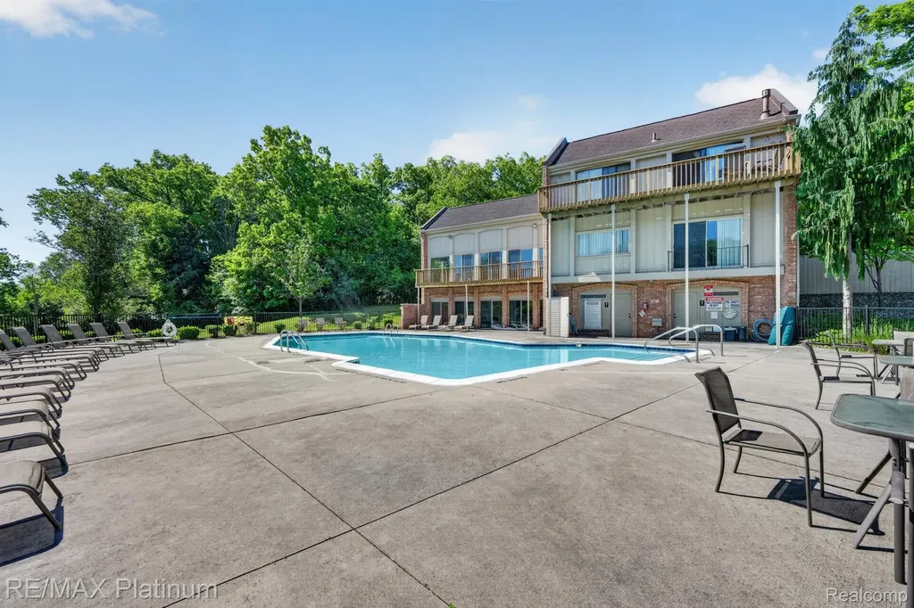 2927 Moon Lake Drive West Bloomfield Charter Township MI 48323