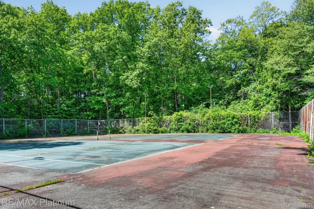 2927 Moon Lake Drive West Bloomfield Charter Township MI 48323