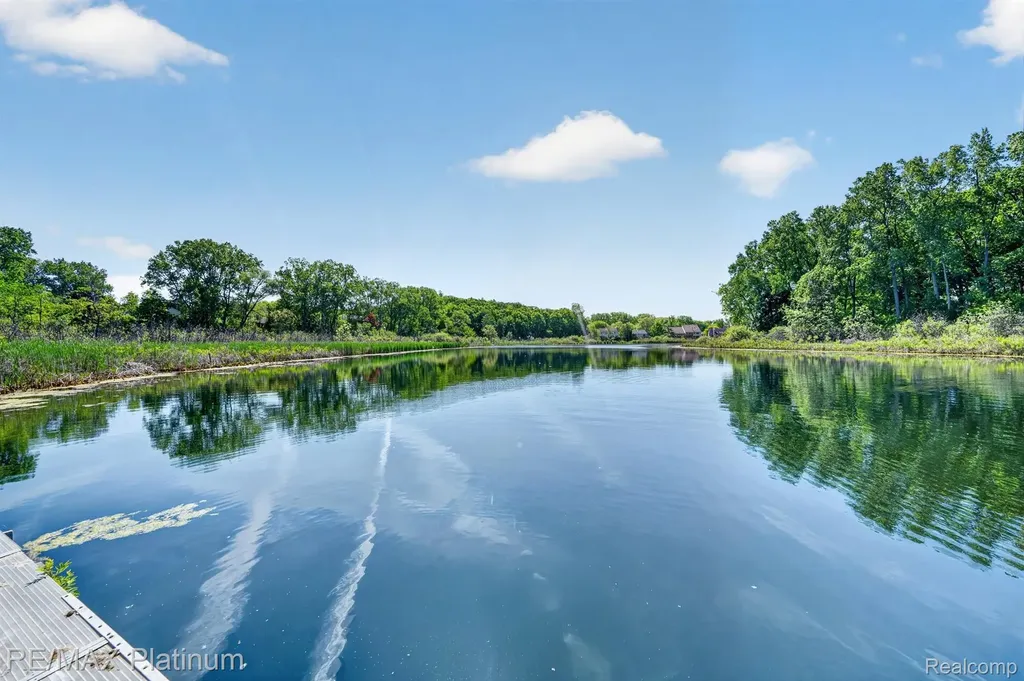 2927 Moon Lake Drive West Bloomfield Charter Township MI 48323