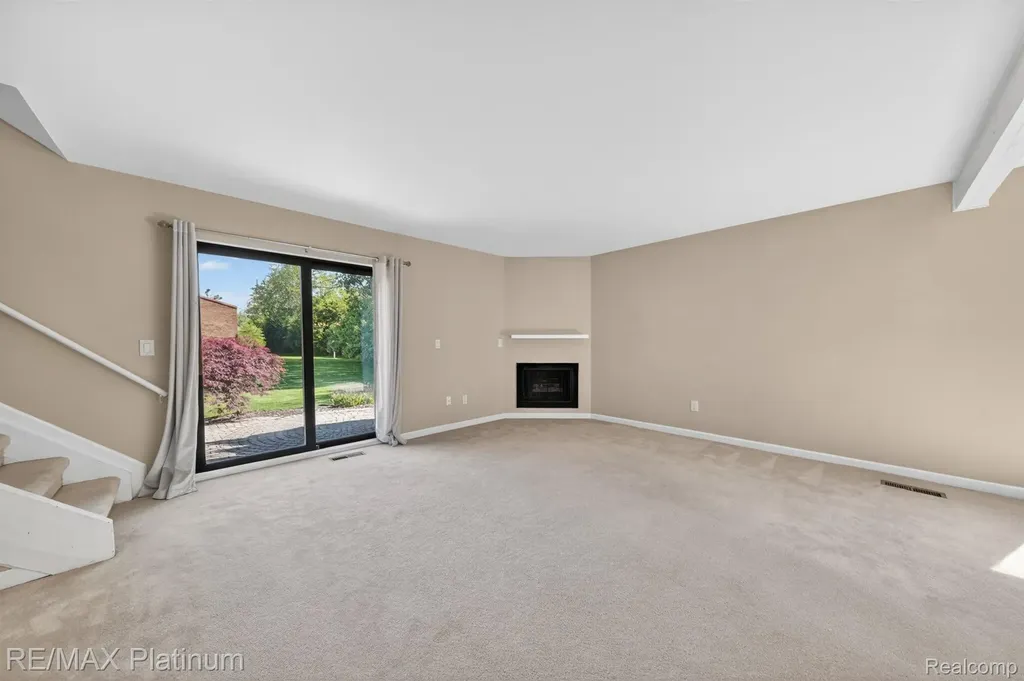 2927 Moon Lake Drive West Bloomfield Charter Township MI 48323