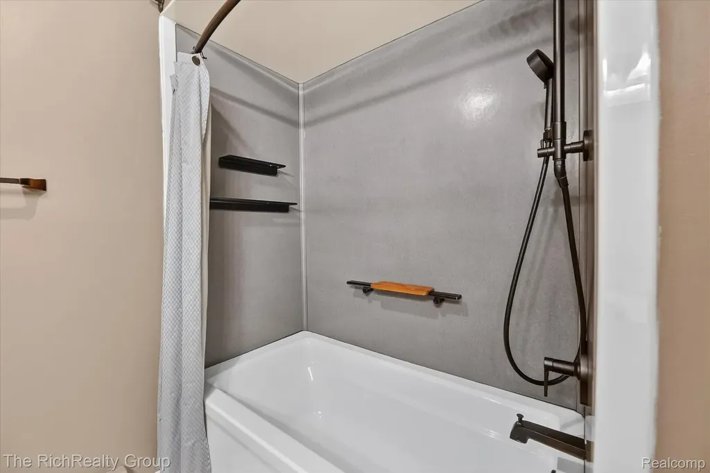 12116 Shenandoah Drive Green Oak Township MI 48178