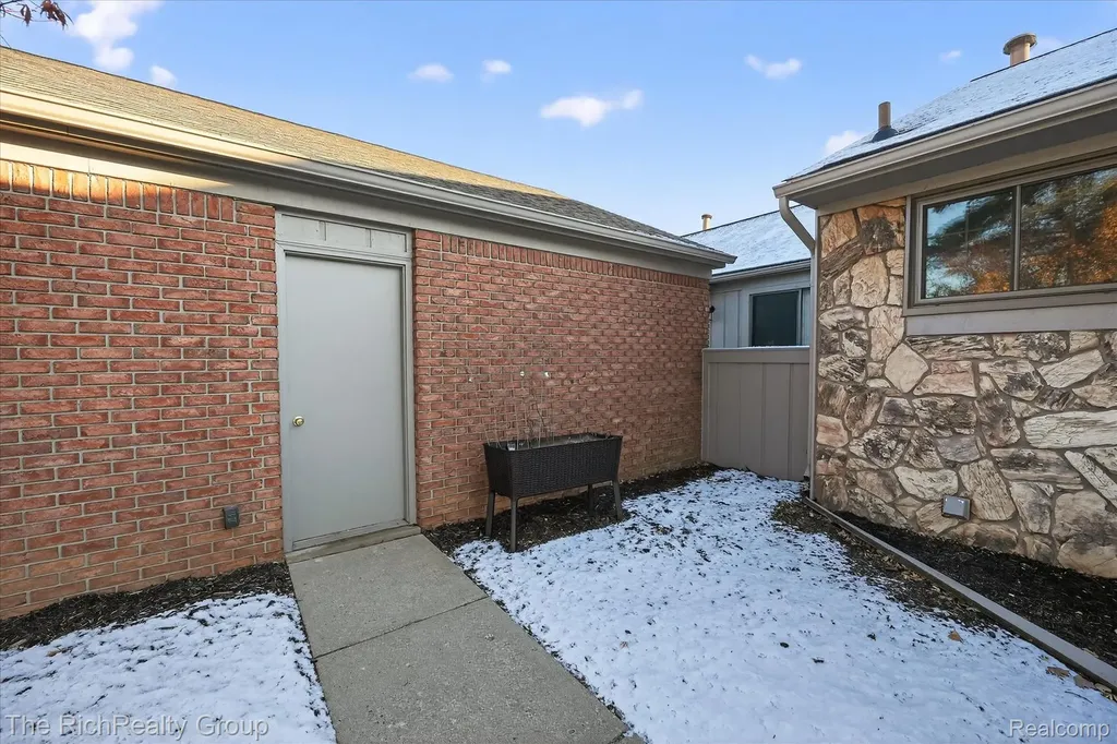 12116 Shenandoah Drive Green Oak Township MI 48178