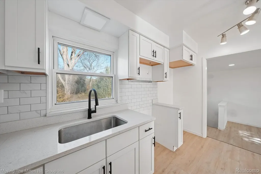 41190 Savage Road Van Buren Charter Township MI 48111