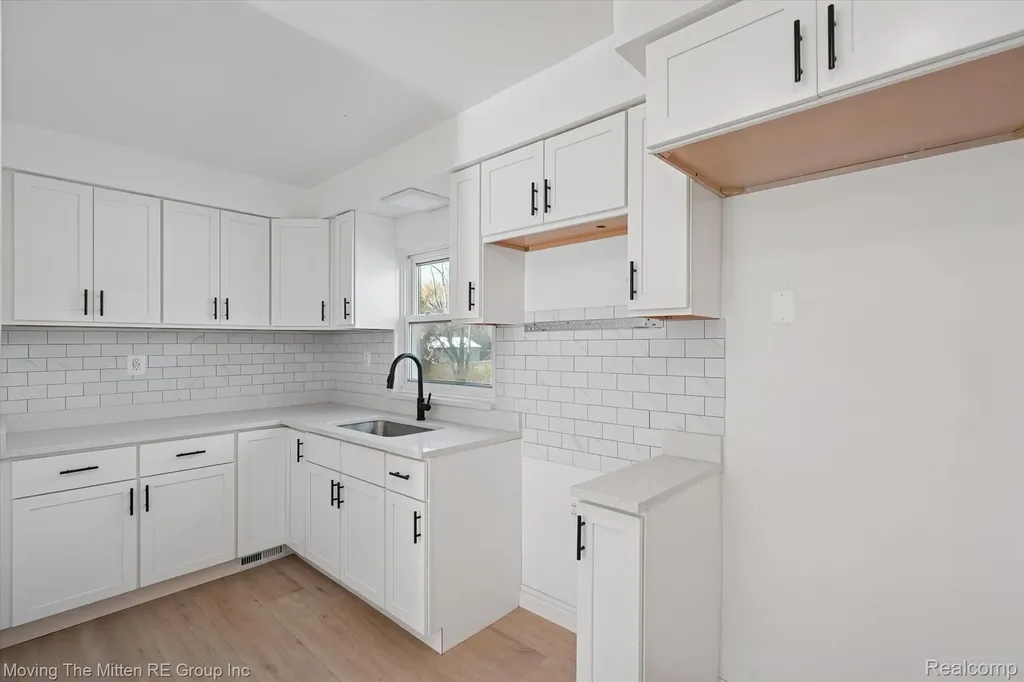 41190 Savage Road Van Buren Charter Township MI 48111