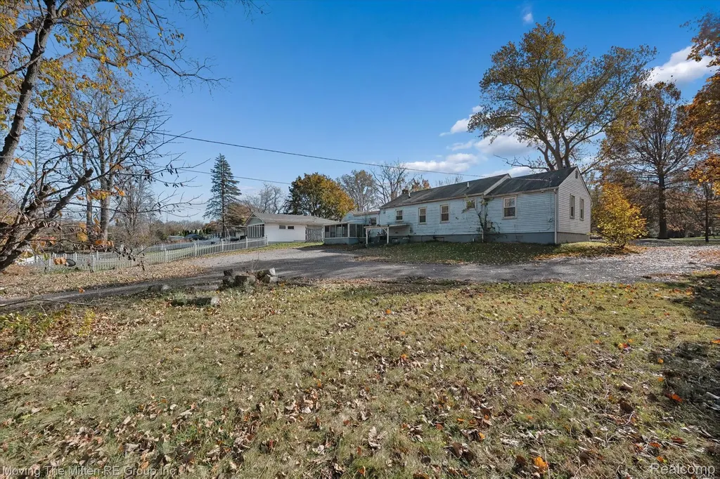 41190 Savage Road Van Buren Charter Township MI 48111
