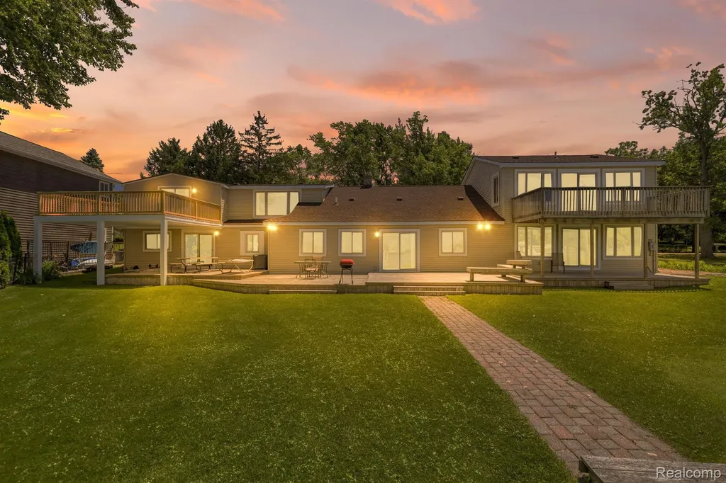 1794 S Hughes Road Brighton Township MI 48114