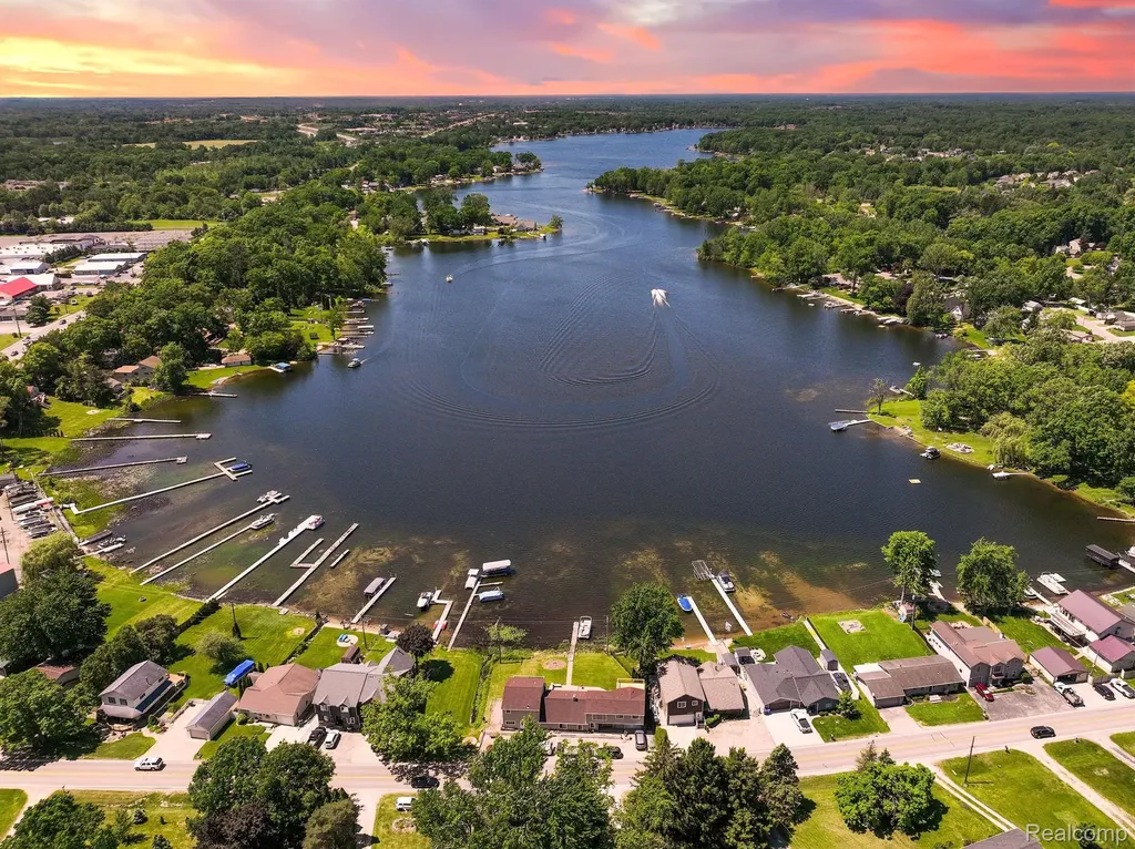 1794 S Hughes Road Brighton Township MI 48114