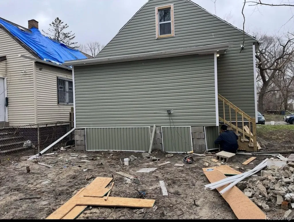 17333 Fenelon Street Detroit City MI 48212