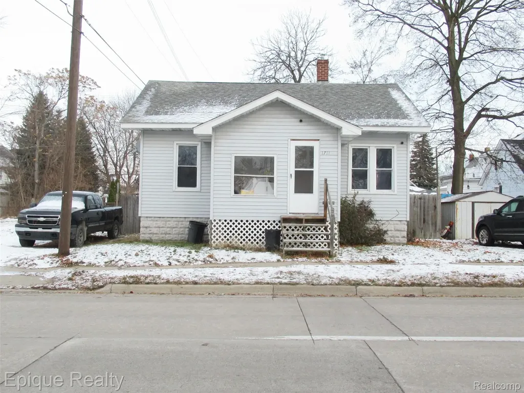 1711 Oak Street Port Huron City MI 48060