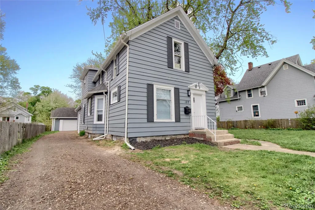 127 Bates Street Jackson City MI 49202