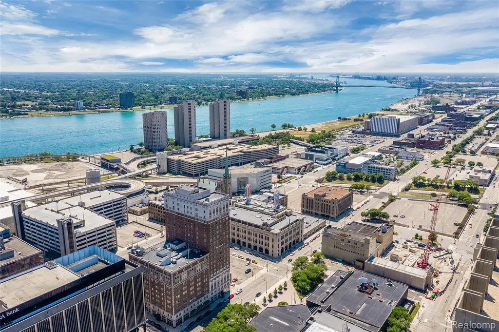 525 W Lafayette Boulevard Detroit City MI 48226