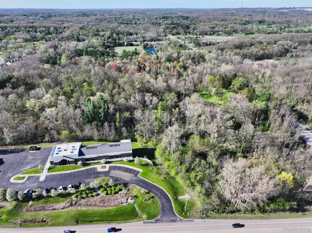 5920 Pleasant Valley Road Brighton Township MI 48116