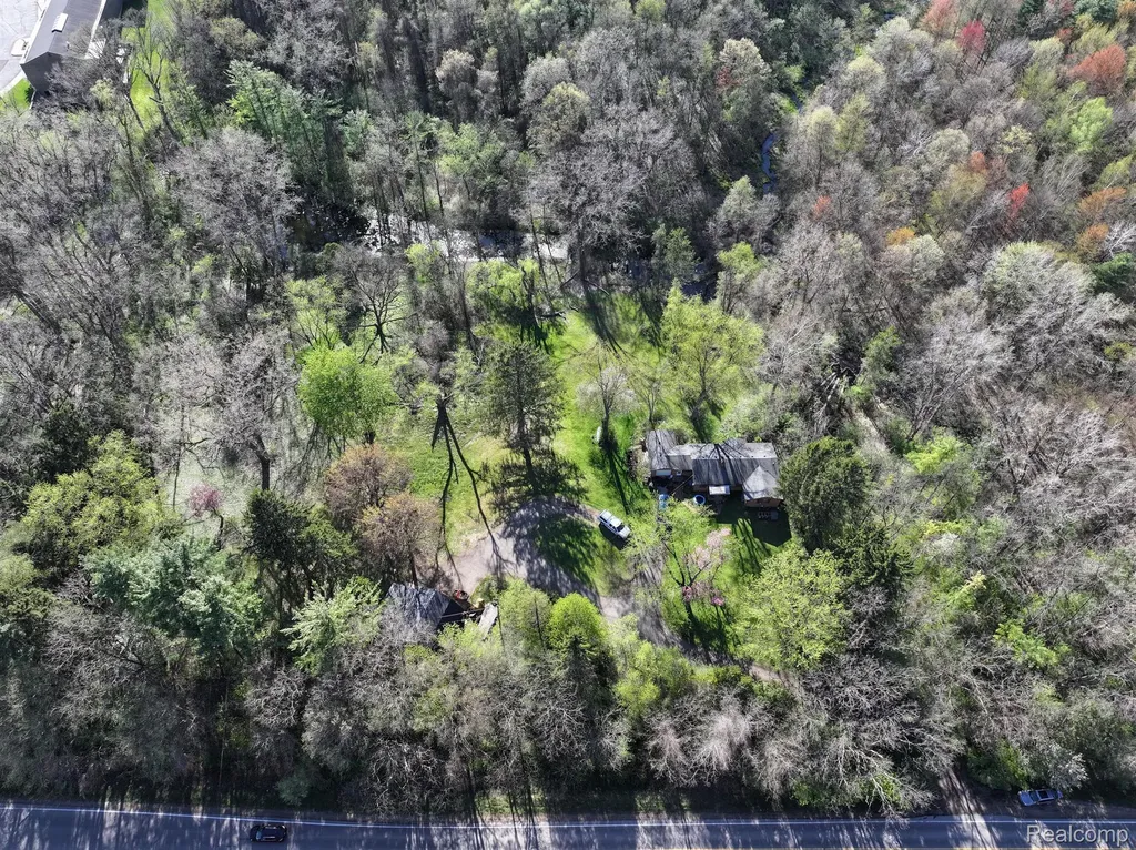 5920 Pleasant Valley Road Brighton Township MI 48116