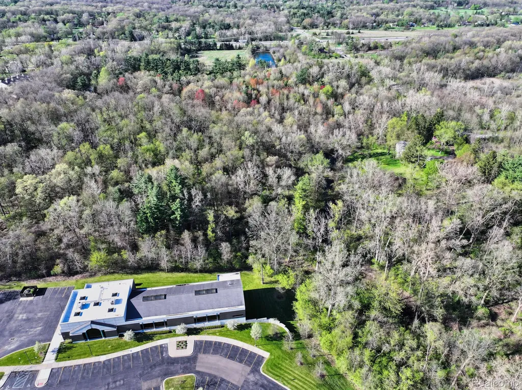 5920 Pleasant Valley Road Brighton Township MI 48116
