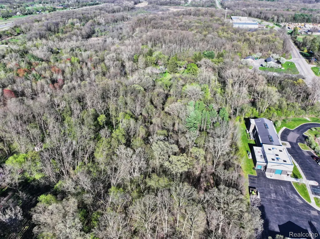 5920 Pleasant Valley Road Brighton Township MI 48116