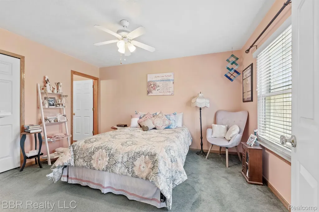 5485 Greenway Drive Trenton City MI 48183