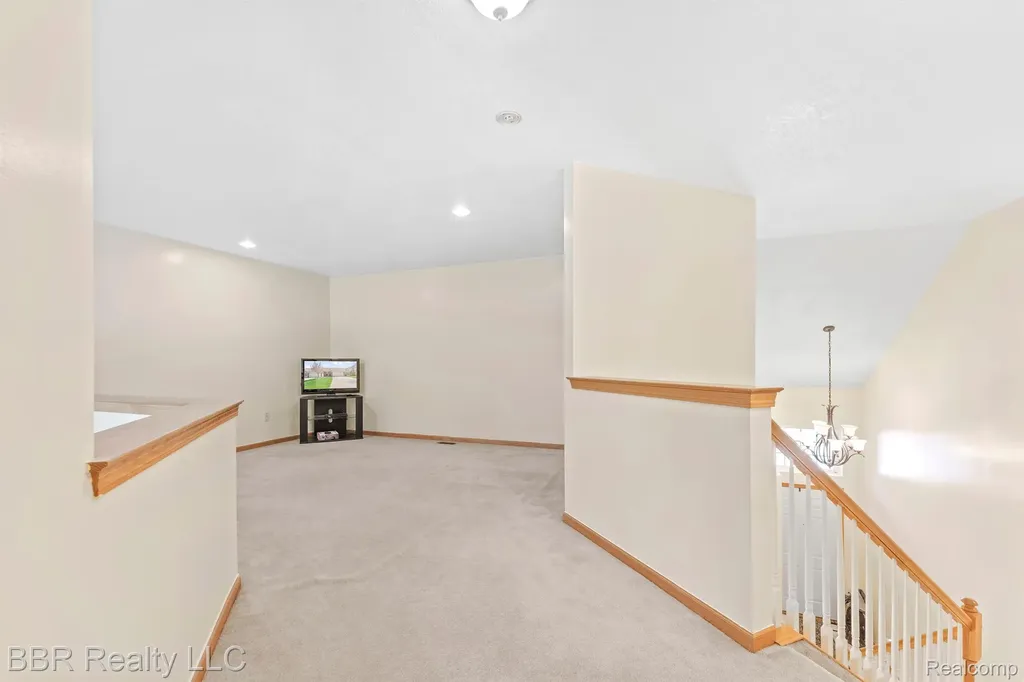 5485 Greenway Drive Trenton City MI 48183