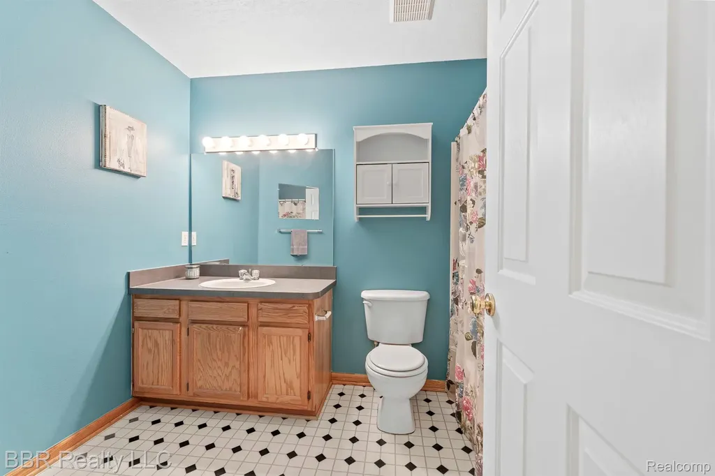 5485 Greenway Drive Trenton City MI 48183