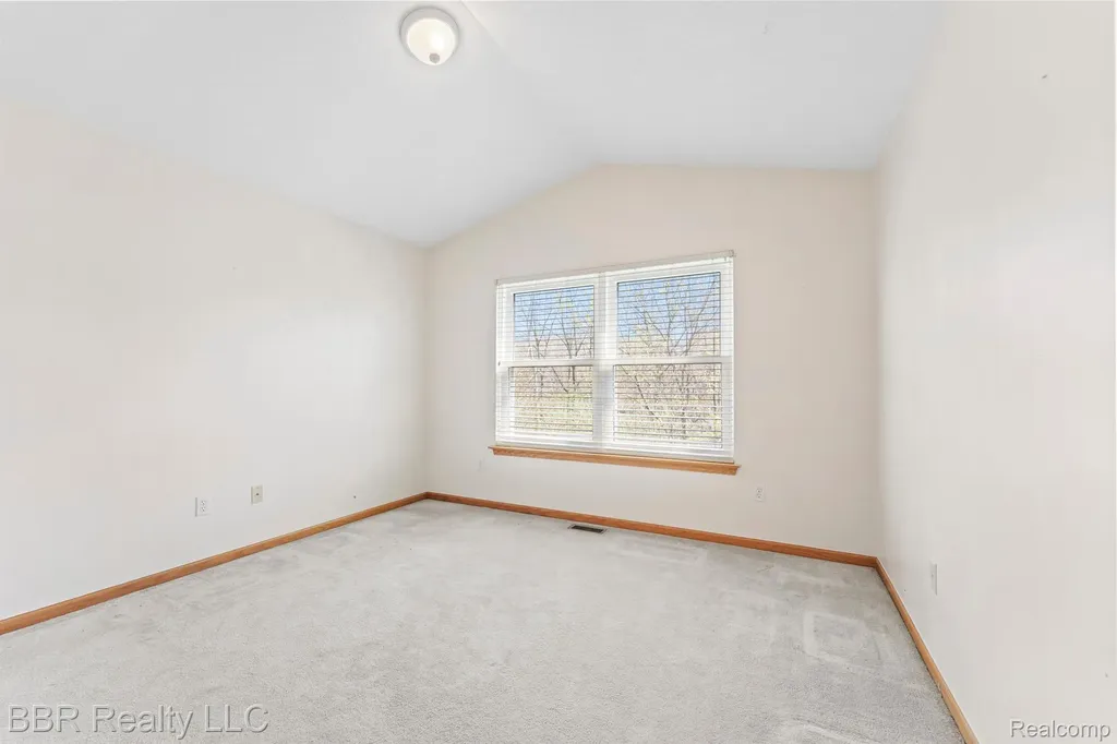 5485 Greenway Drive Trenton City MI 48183
