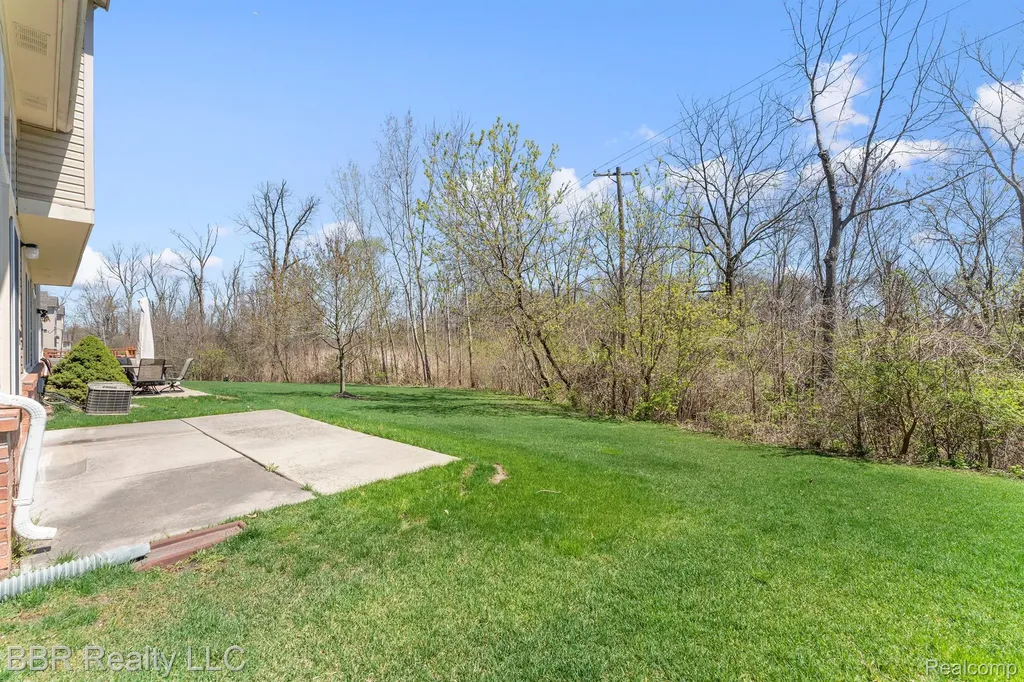 5485 Greenway Drive Trenton City MI 48183