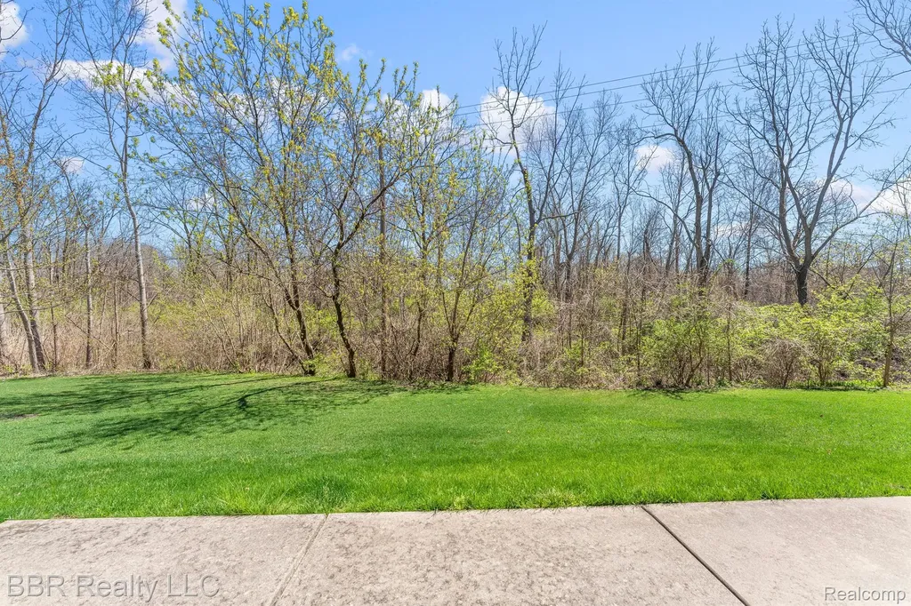 5485 Greenway Drive Trenton City MI 48183