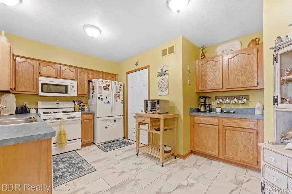 5485 Greenway Drive Trenton City MI 48183