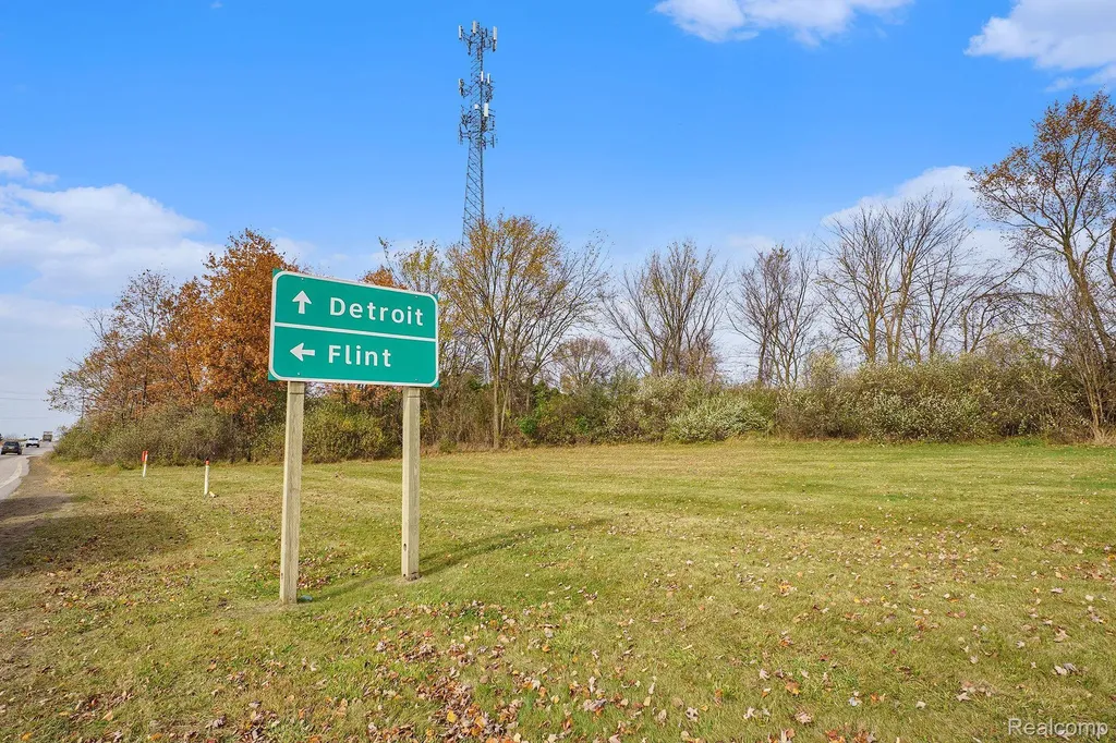 8815 E Holly Road Springfield Charter Township MI 48442