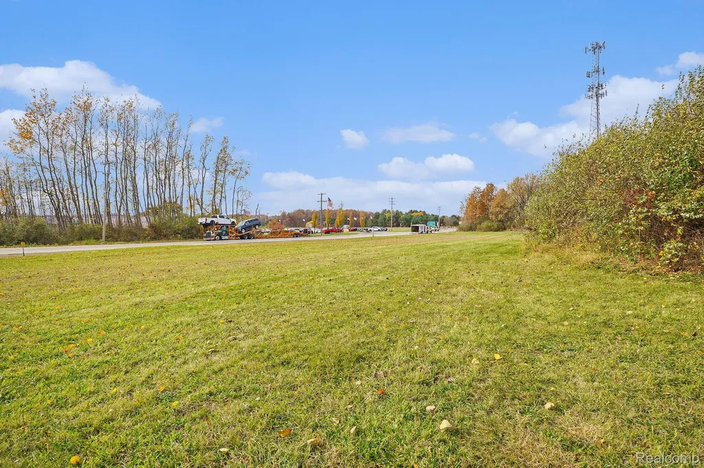 8815 E Holly Road Springfield Charter Township MI 48442