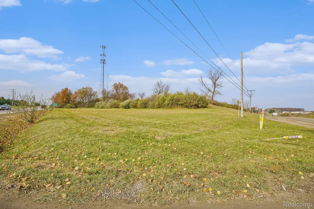 8815 E Holly Road Springfield Charter Township MI 48442