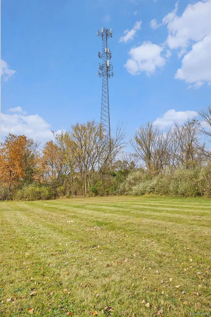 8815 E Holly Road Springfield Charter Township MI 48442