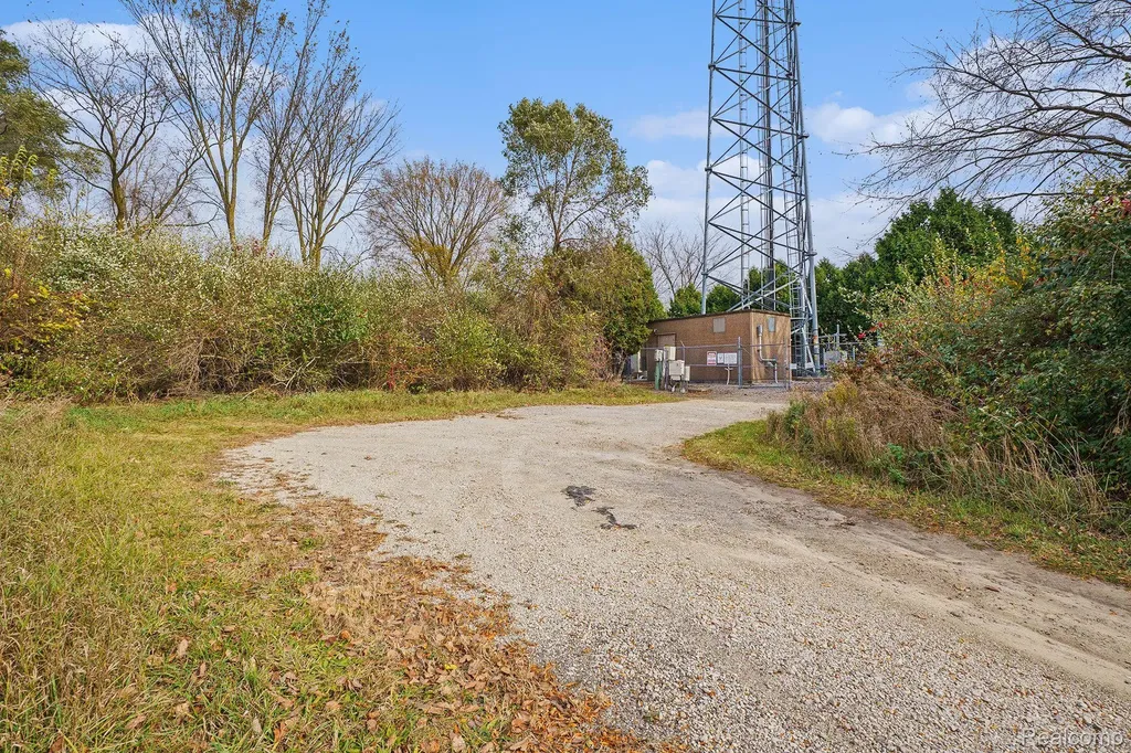 8815 E Holly Road Springfield Charter Township MI 48442