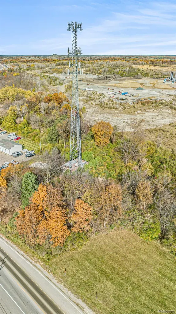 8815 E Holly Road Springfield Charter Township MI 48442