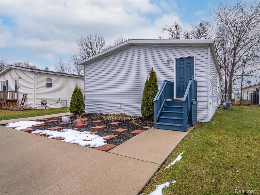 24161 Senate Drive Brownstown Charter Township MI 48134
