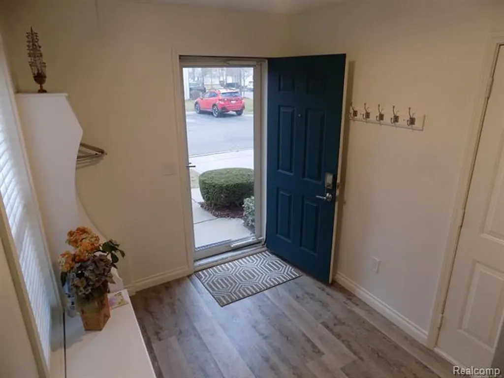36225 Dominion Circle Sterling Heights City MI 48310