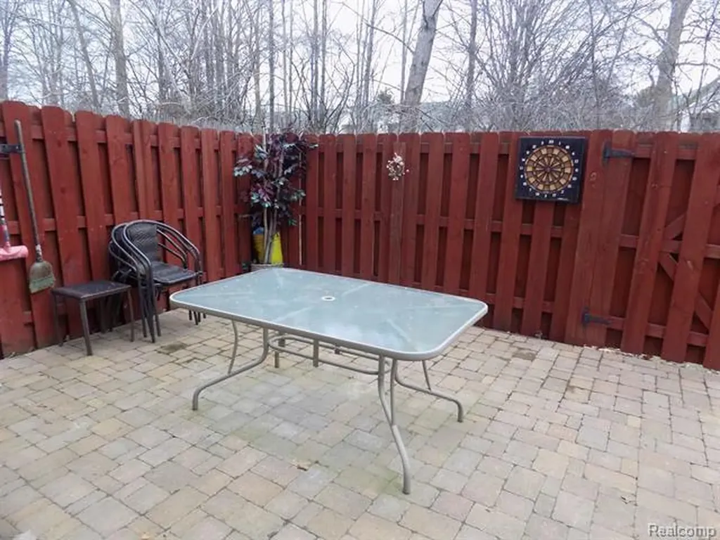 36225 Dominion Circle Sterling Heights City MI 48310