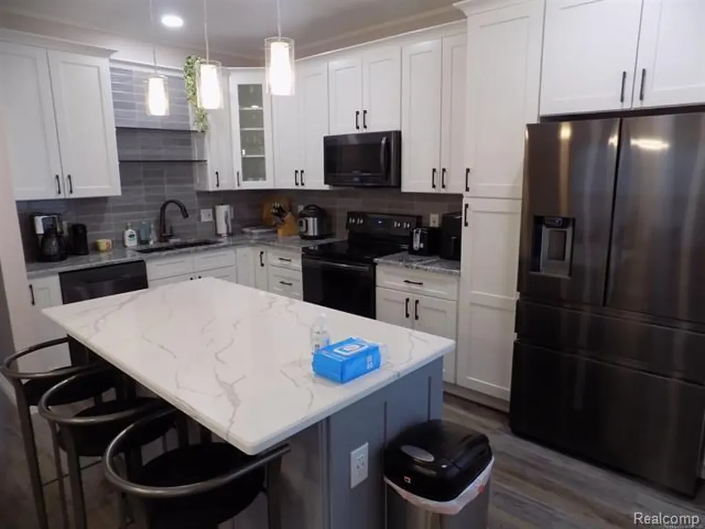 36225 Dominion Circle Sterling Heights City MI 48310