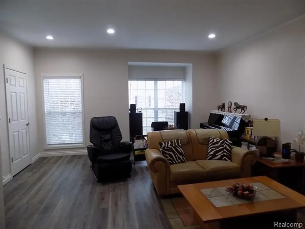 36225 Dominion Circle Sterling Heights City MI 48310