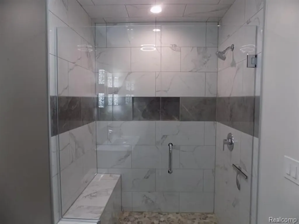 36225 Dominion Circle Sterling Heights City MI 48310