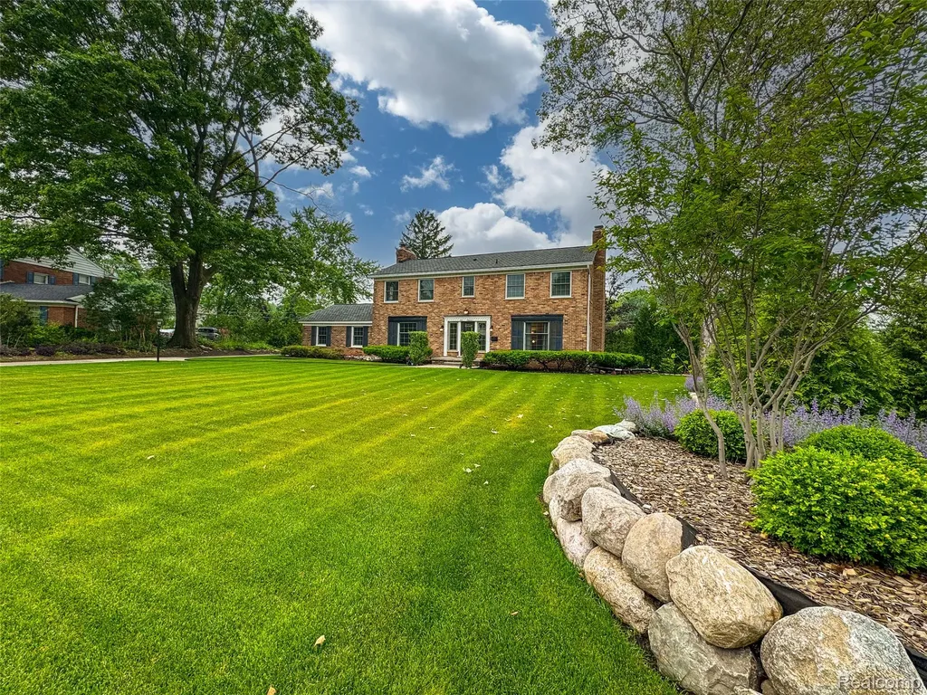 100 Overhill Road Bloomfield Hills City MI 48301
